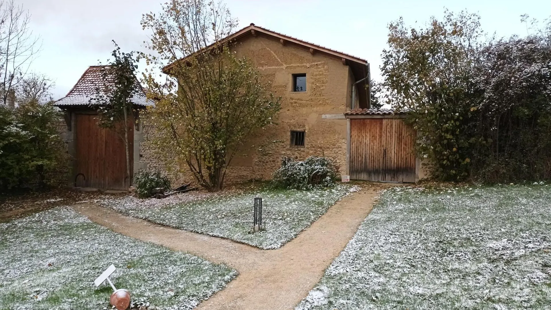 Aparthotel La Ferme De Berlioz La Cote-Saint-Andre