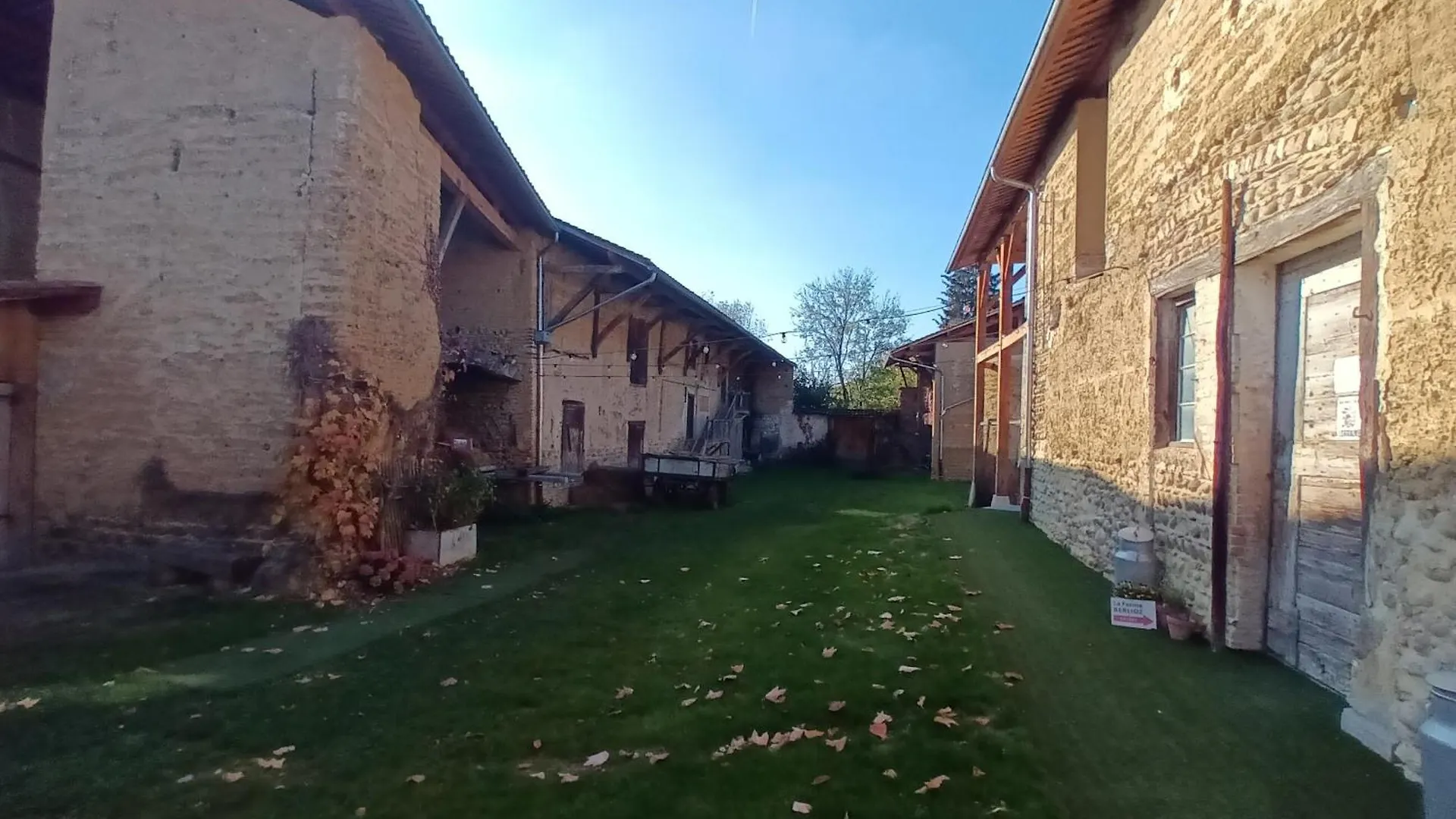 Aparthotel La Ferme De Berlioz La Cote-Saint-Andre